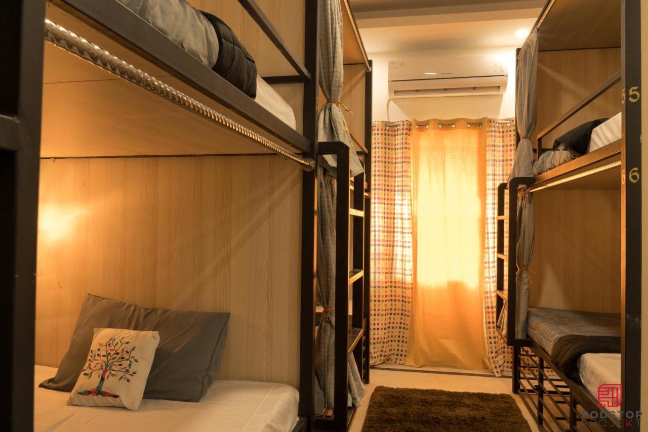 Podstop Projekt Hostel New Delhi Ngoại thất bức ảnh