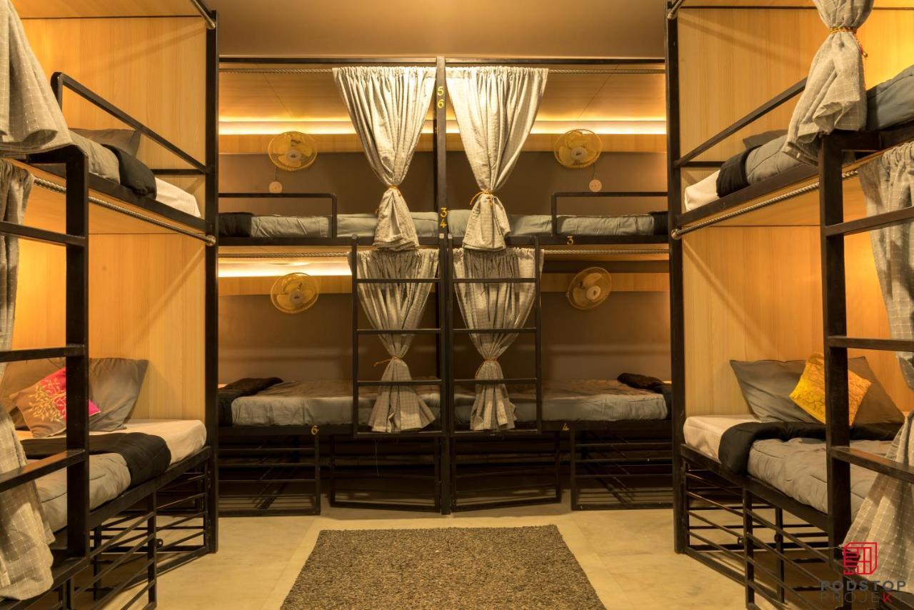 Podstop Projekt Hostel New Delhi Ngoại thất bức ảnh
